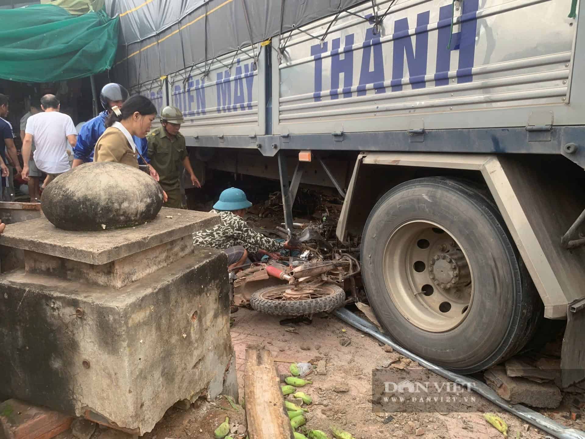 Xe tải gây tai nạn